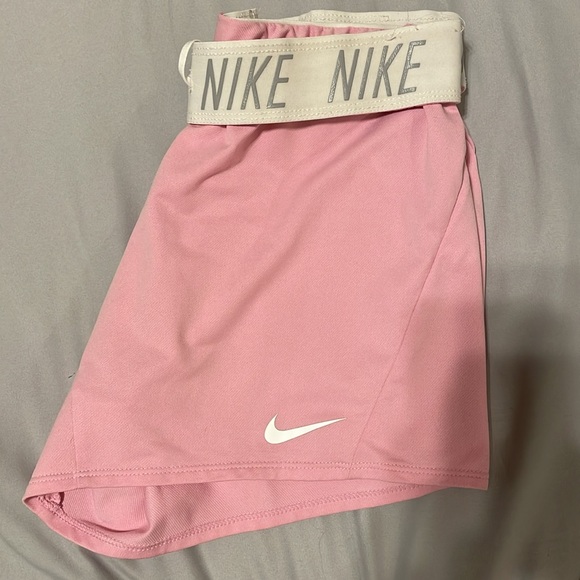 Nike running shorts - Picture 2 of 2